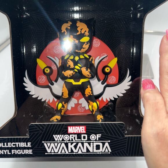 Disney Parks Marvel World of Wakanda Artist Series Collector Figure SOLD OUT - Picture 6 of 7